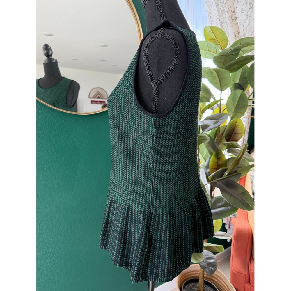 Ann Taylor Sleeveless Green Textured Peplum Top - Picture 2 of 7